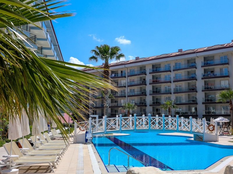 Ramada Hotel & Suites Kusadasi 14