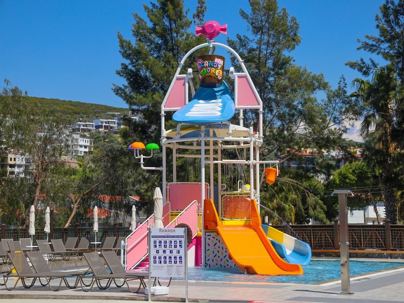Ramada Hotel & Suites Kusadasi 16
