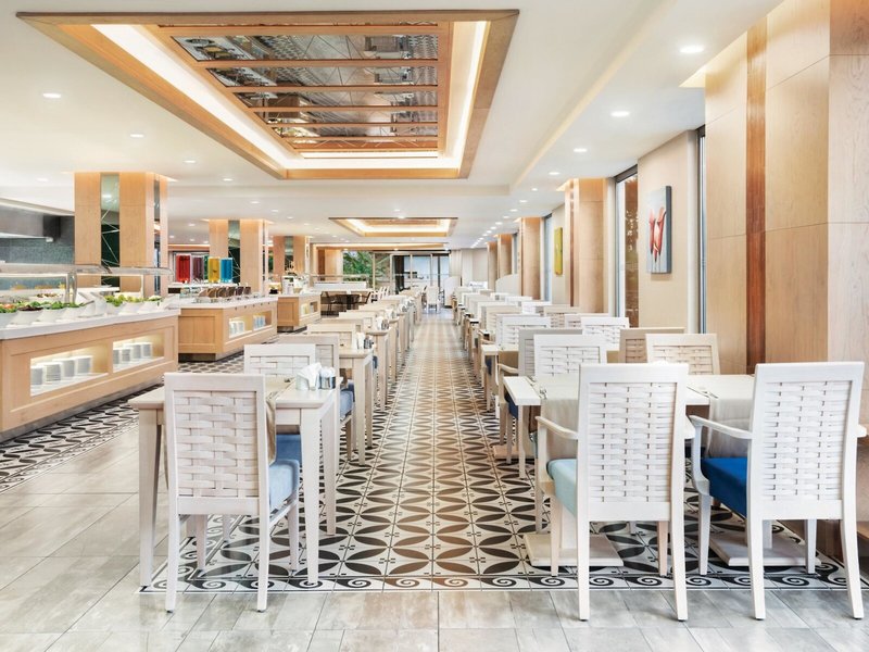 Ramada Hotel & Suites Kusadasi 24