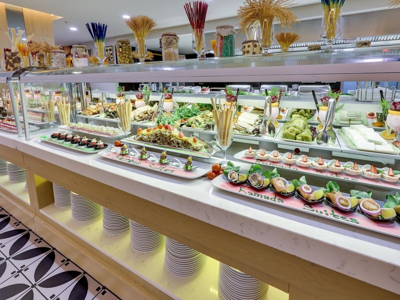 Ramada Hotel & Suites Kusadasi 26