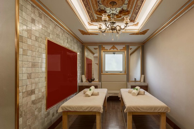 Ramada Hotel & Suites by Wyndham Kusadasi 12