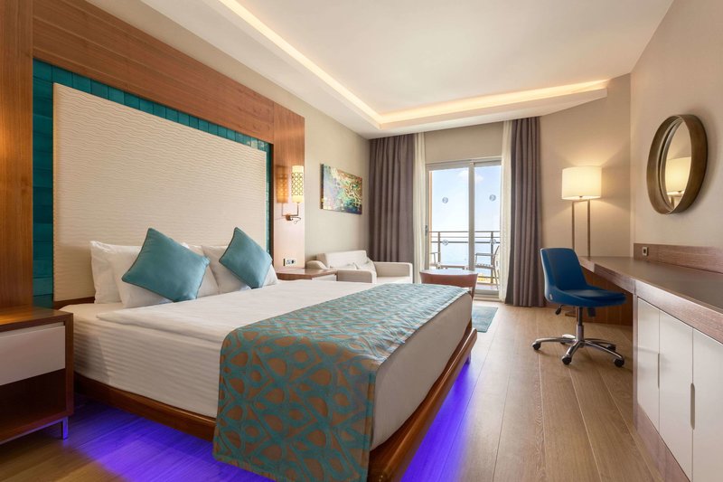 Ramada Hotel & Suites by Wyndham Kusadasi 14