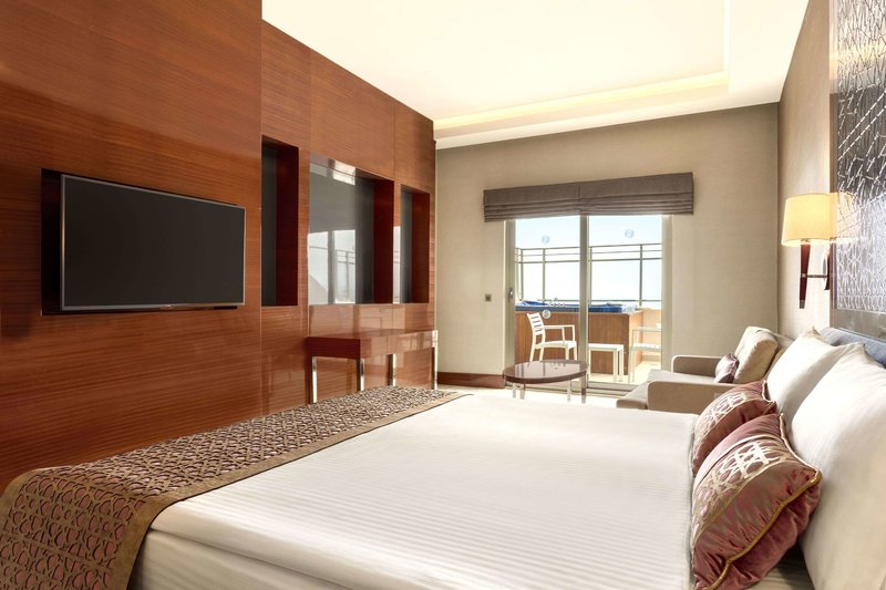 Ramada Hotel & Suites by Wyndham Kusadasi 15