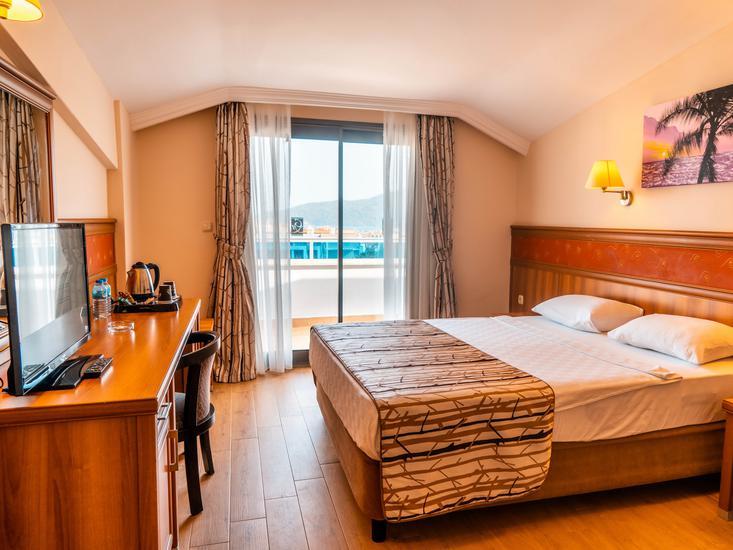 Green Nature Resort & Spa & Club 6 - Room Example