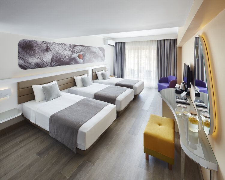 Lalila Blue Suites 15