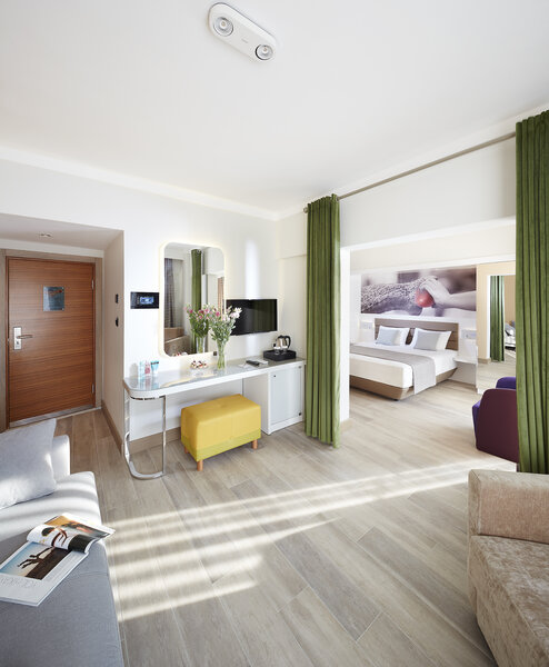 Lalila Blue Suites 17