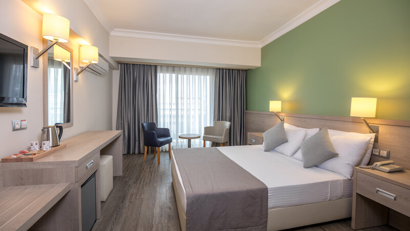 Lalila Blue Suites 18