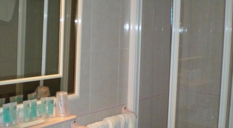 Hotel Terraza Carmona 5 - Bathroom Example