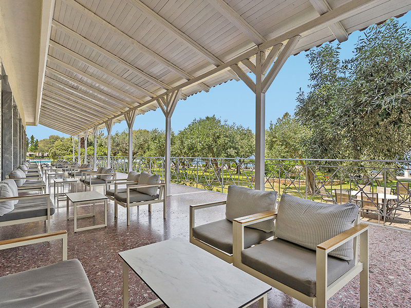 Calamos Beach Family Club Hotel 8