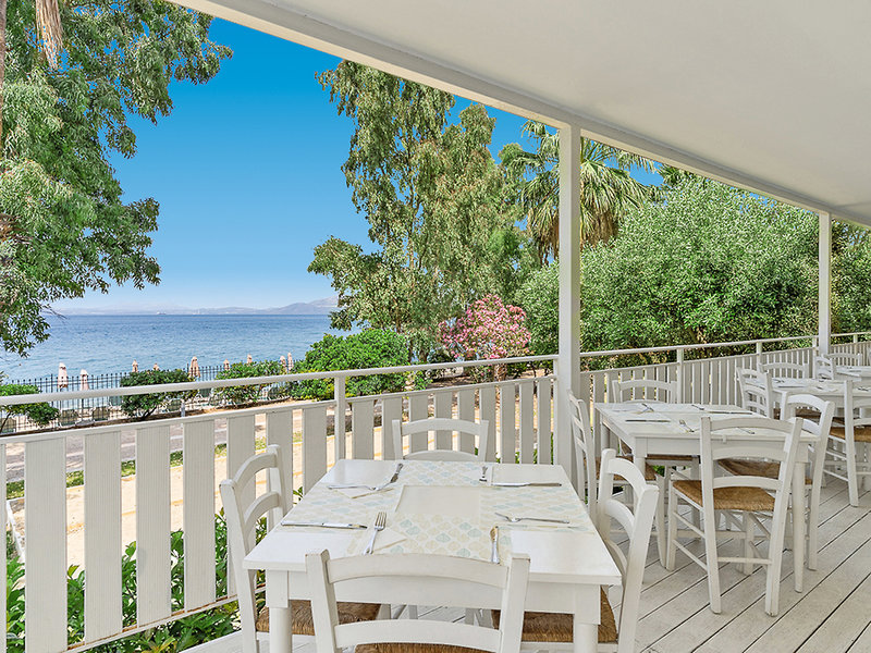 Calamos Beach Family Club Hotel 9