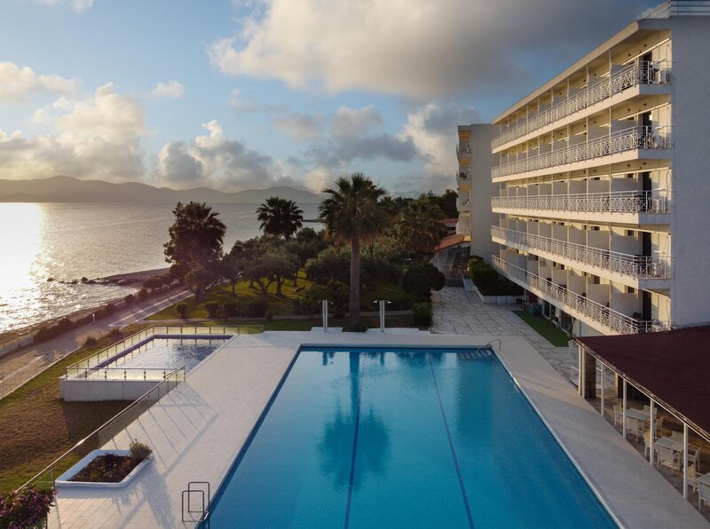 Calamos Beach Family Club Hotel 12