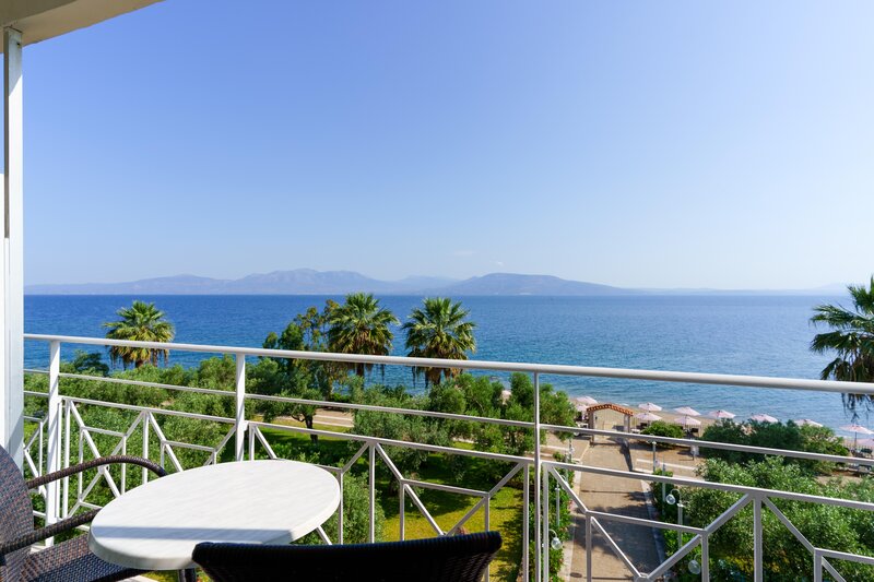 Calamos Beach Family Club Hotel 54
