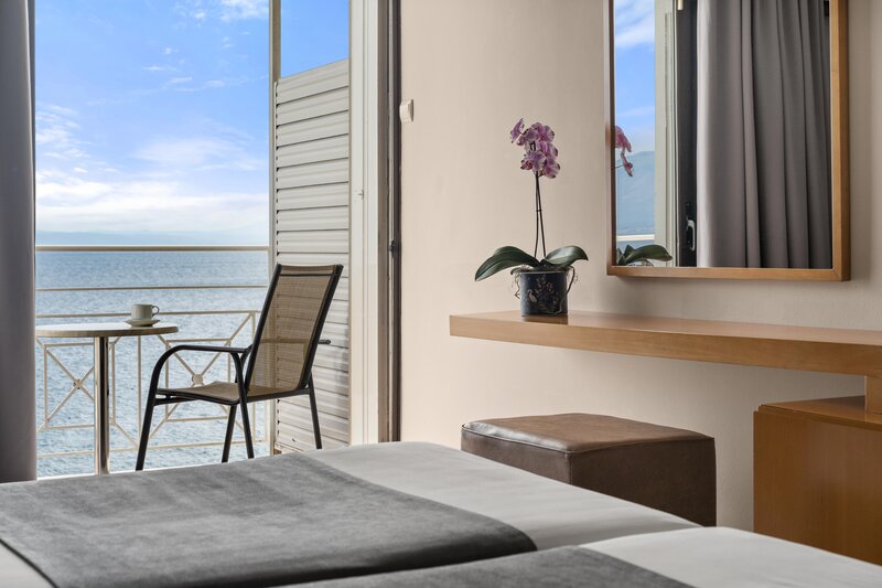 Calamos Beach Family Club Hotel 66