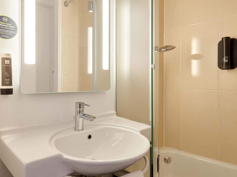 B&B HOTEL Paris Roissy CDG Aeroport 23