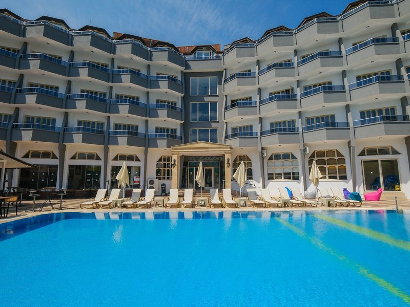 Selen Icmeler 18