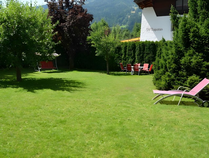 Kur- und Sporthotel Garni Alpenhof 4