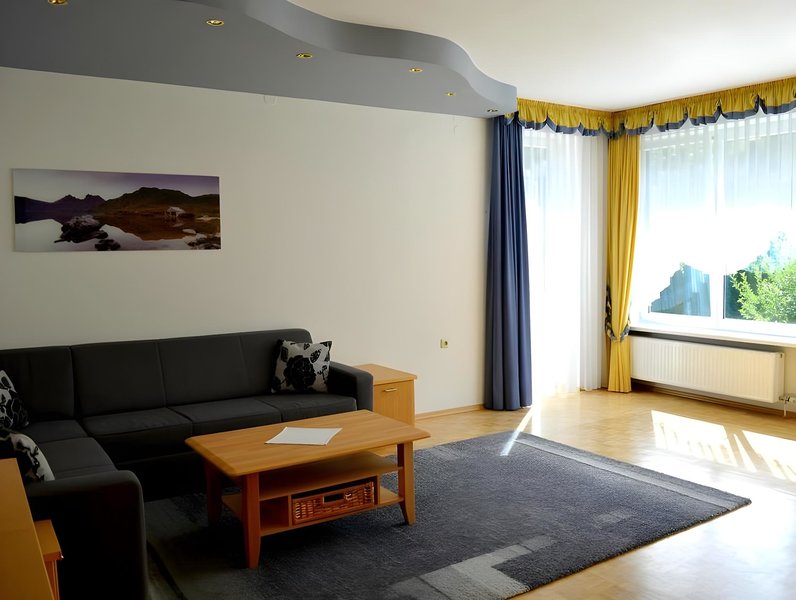 Kur- und Sporthotel Garni Alpenhof 5