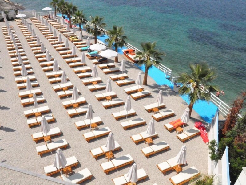 Coral Hotel & Resort 4