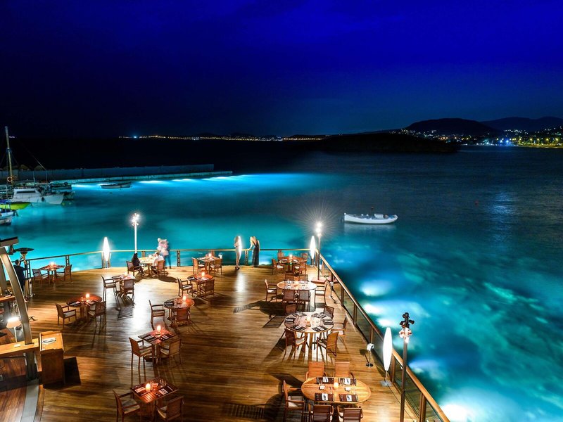 Grand Resort Lagonissi 1
