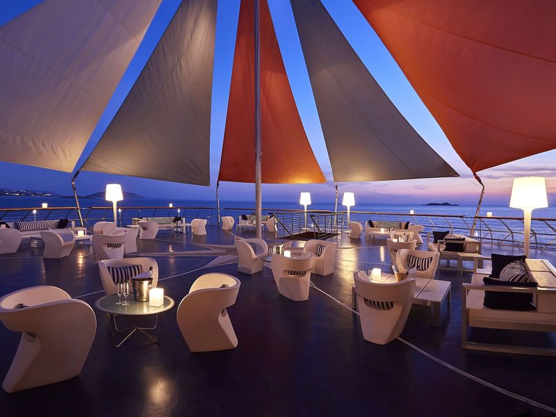 Grand Resort Lagonissi 32