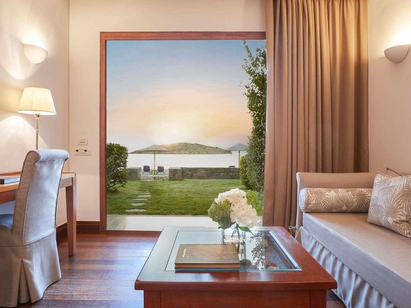 Grand Resort Lagonissi 50