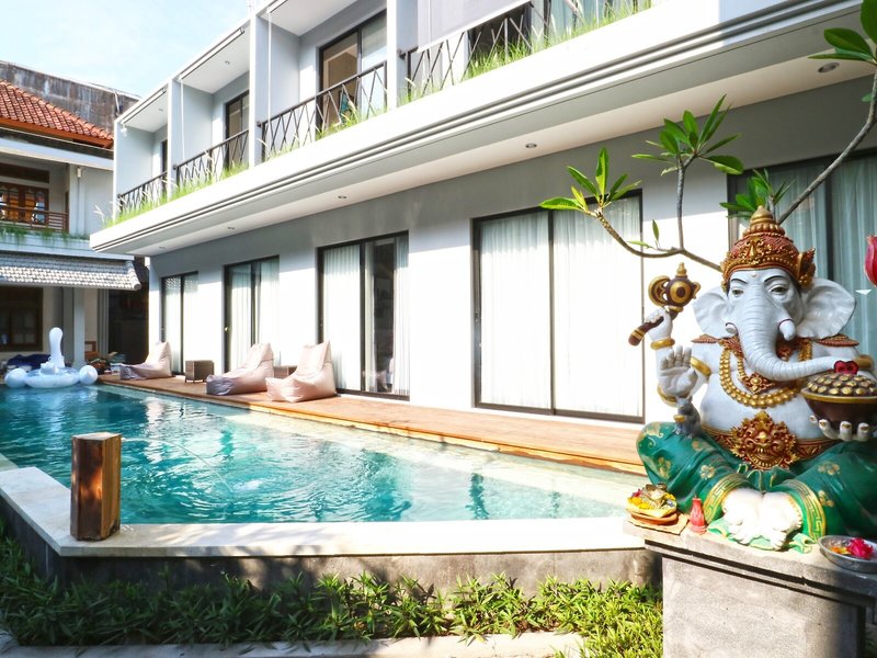 Gemini Star Hotel 12