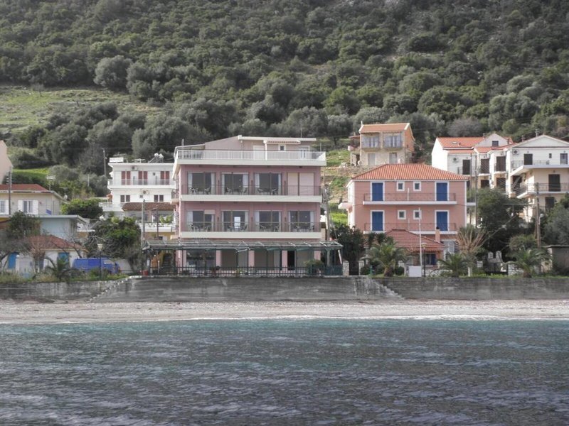 Riviera Hotel 5