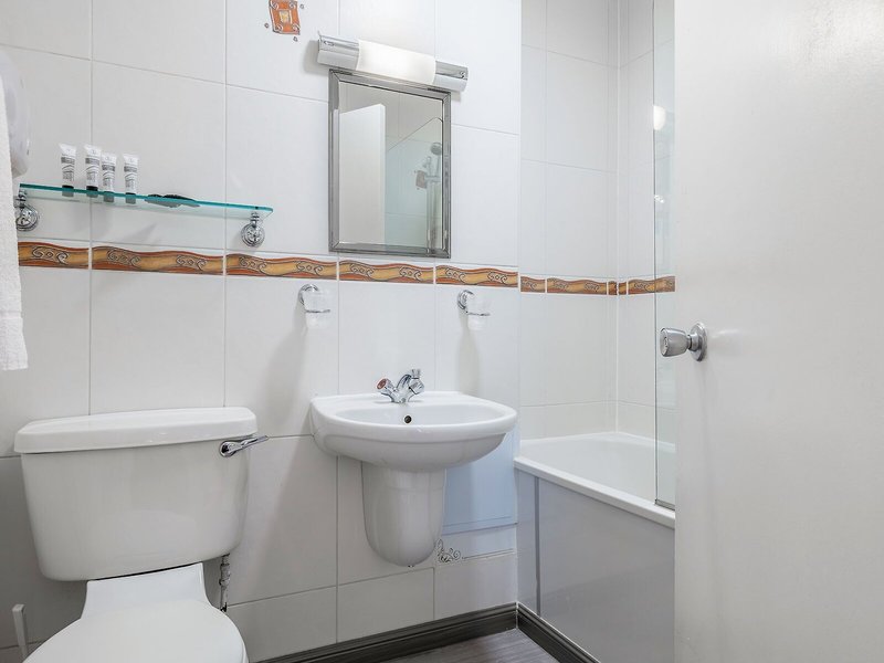 Muthu Fort William Hotel 31 - Bathroom Example