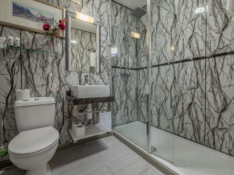 Muthu Fort William Hotel 43 - Bathroom Example
