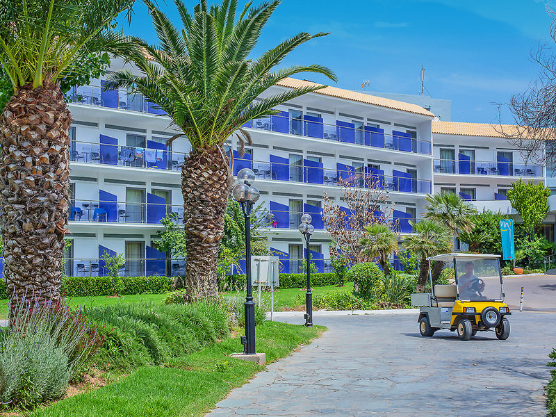 Golden Coast Hotel & Bungalows 2