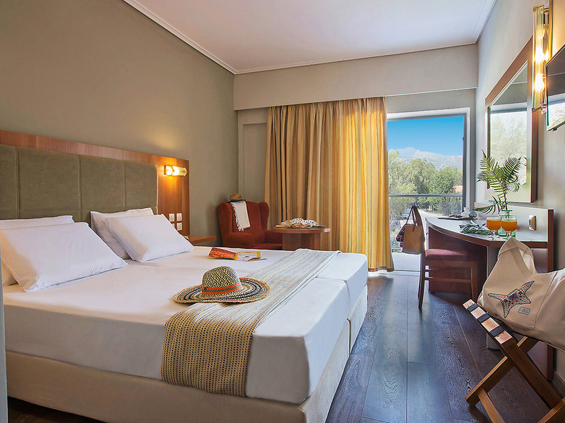 Golden Coast Hotel & Bungalows 3