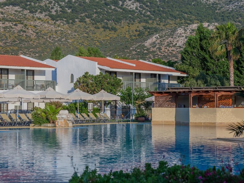 Golden Coast Hotel & Bungalows 1