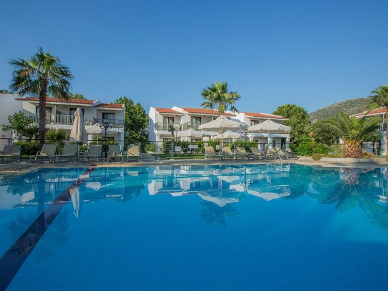 Golden Coast Hotel & Bungalows 3