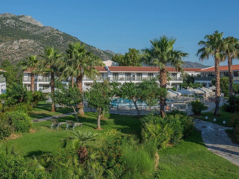 Golden Coast Hotel & Bungalows 4