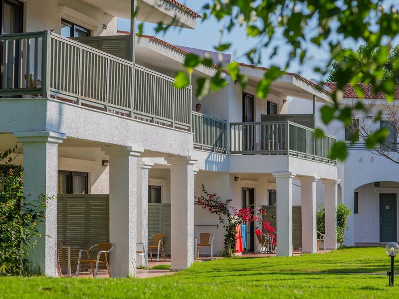 Golden Coast Hotel & Bungalows 7