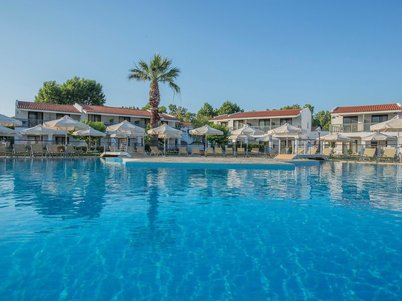 Golden Coast Hotel & Bungalows 15