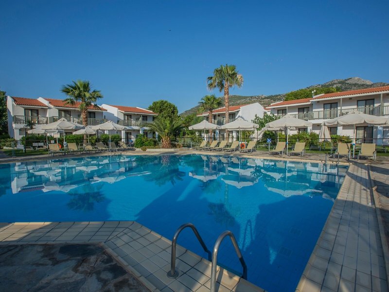 Golden Coast Hotel & Bungalows 17