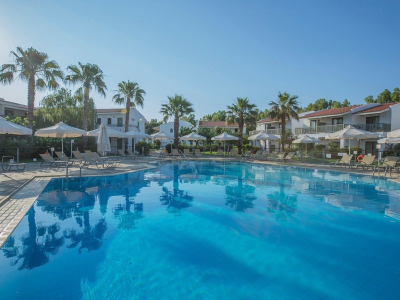 Golden Coast Hotel & Bungalows 18