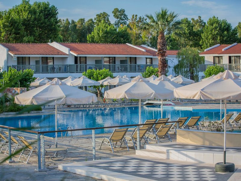 Golden Coast Hotel & Bungalows 19