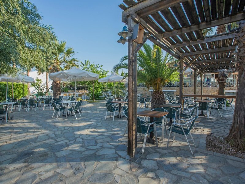 Golden Coast Hotel & Bungalows 24