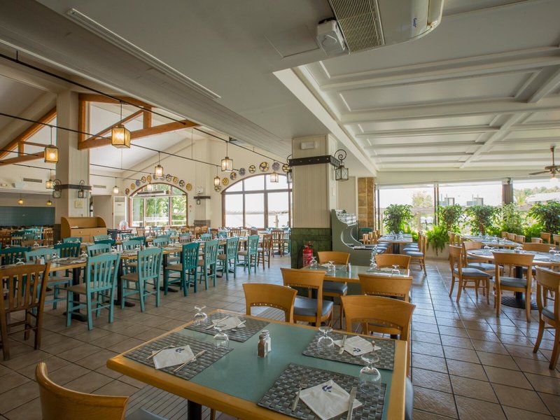 Golden Coast Hotel & Bungalows 26