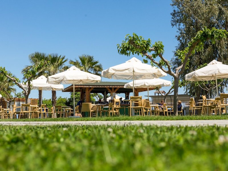 Golden Coast Hotel & Bungalows 31