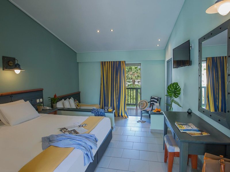 Golden Coast Hotel & Bungalows 40