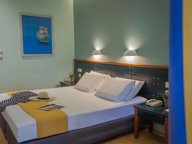 Golden Coast Hotel & Bungalows 45