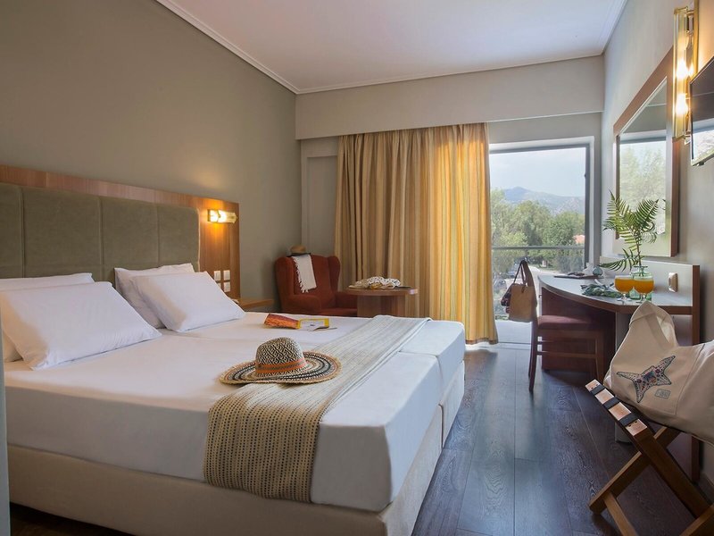 Golden Coast Hotel & Bungalows 48