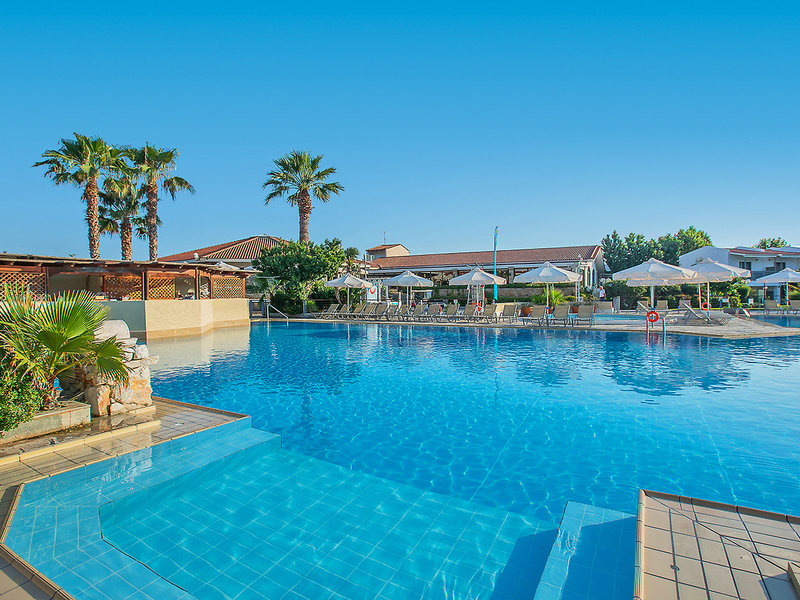 Golden Coast Hotel & Bungalows 1