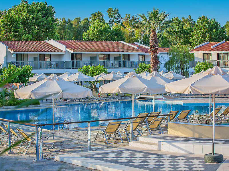 Golden Coast Hotel & Bungalows 6