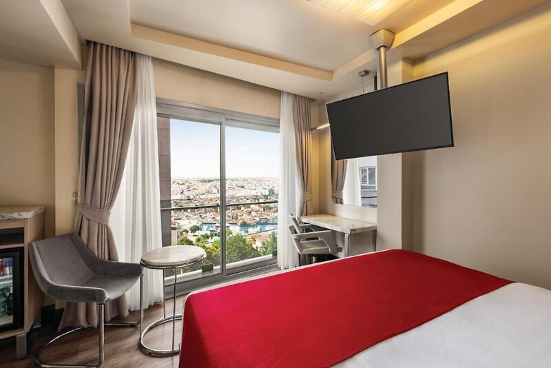 Ramada by Wyndham Istanbul Pera 6