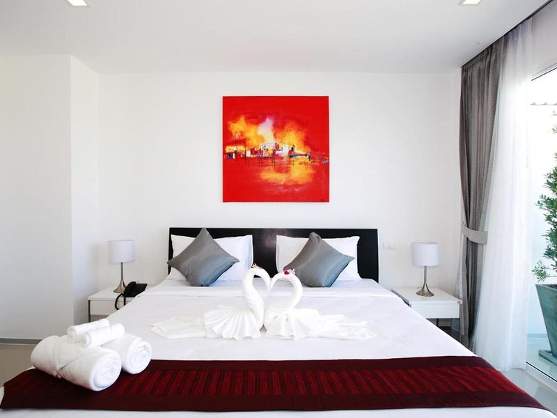 One World One Home Naiharn Hotel 13