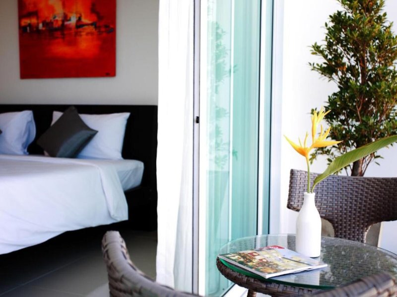 One World One Home Naiharn Hotel 22